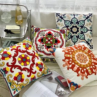 Ziedu spilvenu pārvalki